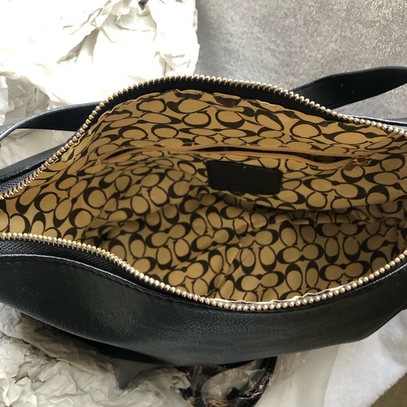 New Coach Shoulder/Cross body bag - Picture 3 of 9